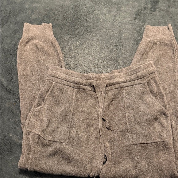 Barefoot Dreams CozyChic Ultra Lite in Gray joggers L - Picture 3 of 3